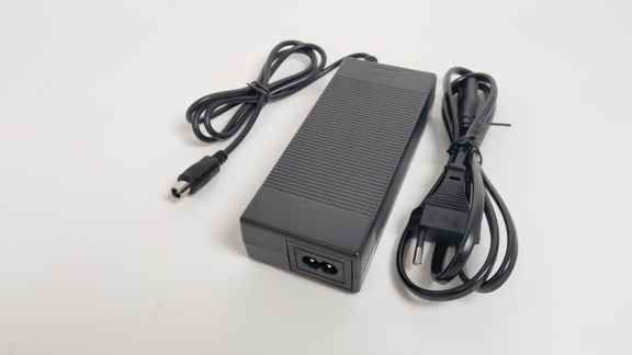 Cargador 42V 2A (You-Go L/You-Go XL) - por defecto